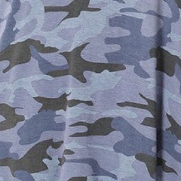 Reversible Flared Tank - Picture 2 of 3